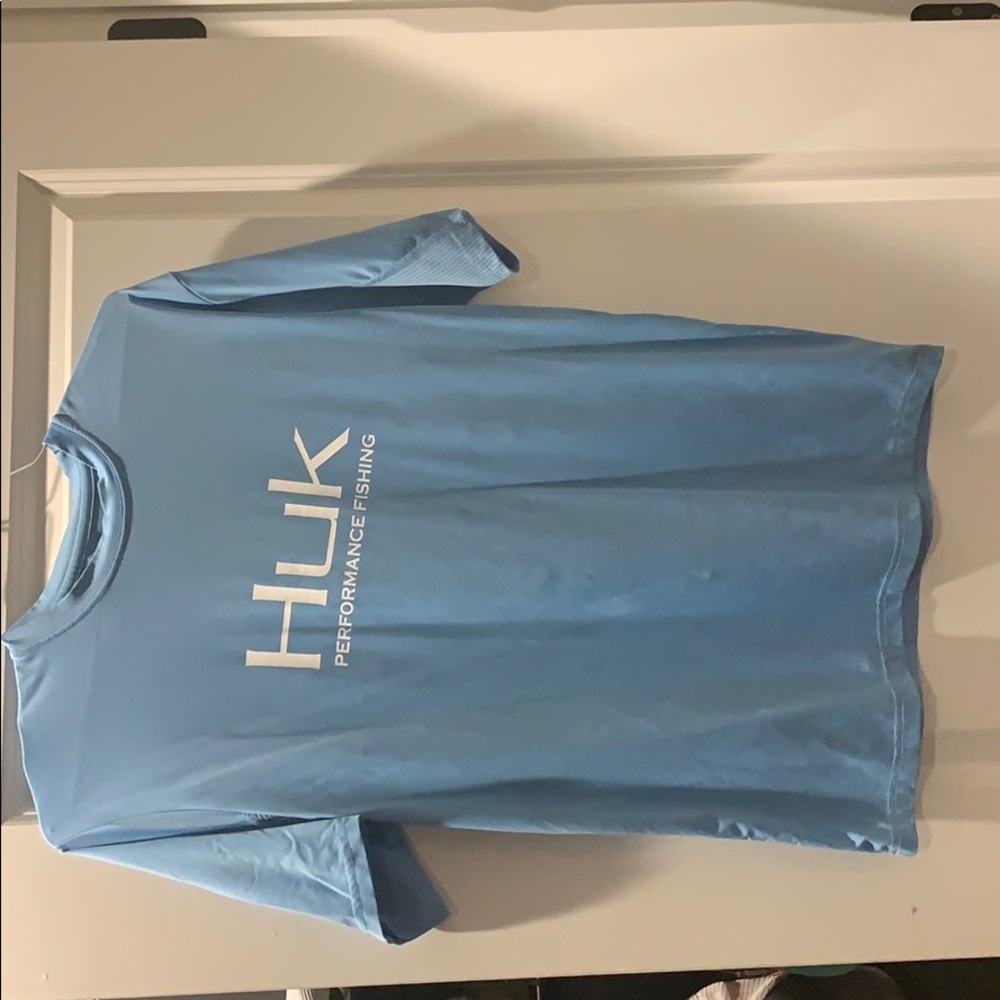 Huk preformance shirt